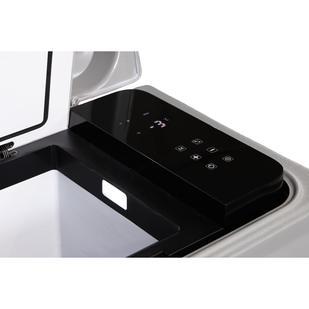 Срок гарантии товара устанавливается нормативно-технической документацией, а в случае отсутствия составляет 1 (один) год с даты передачи товара Покупателю. 9